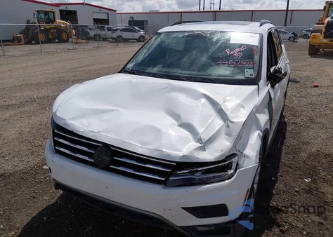2018 Volkswagen Tiguan 2.0T Se/2.0T Sel z USA, uszkodzony, nr VIN 3VV3B7AX2JM011917